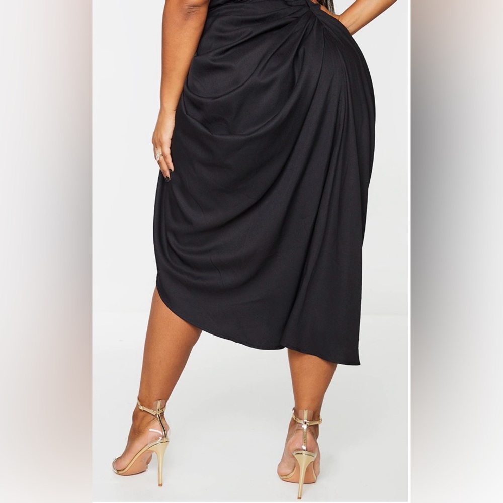 PrettyLittleThing Ruched Side Midi Skirt - Picture 3 of 4